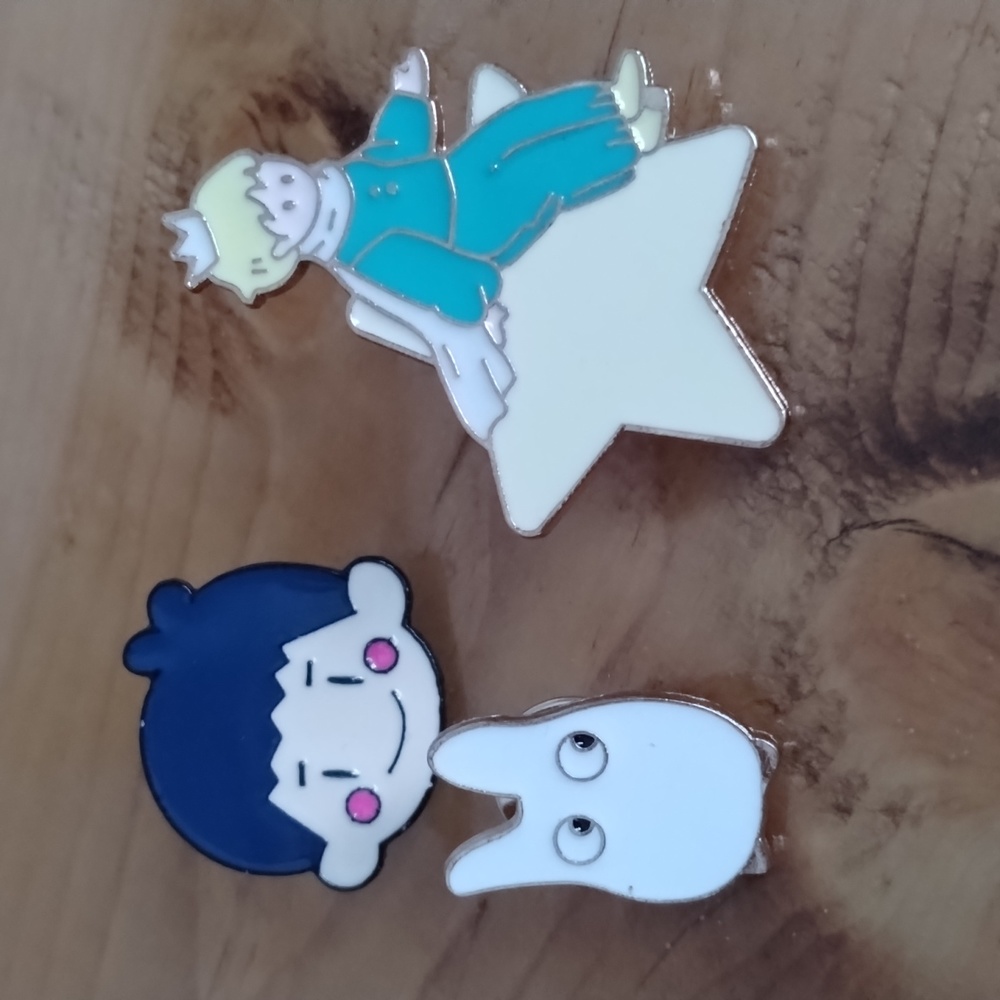 Bundle of 3 anime pins